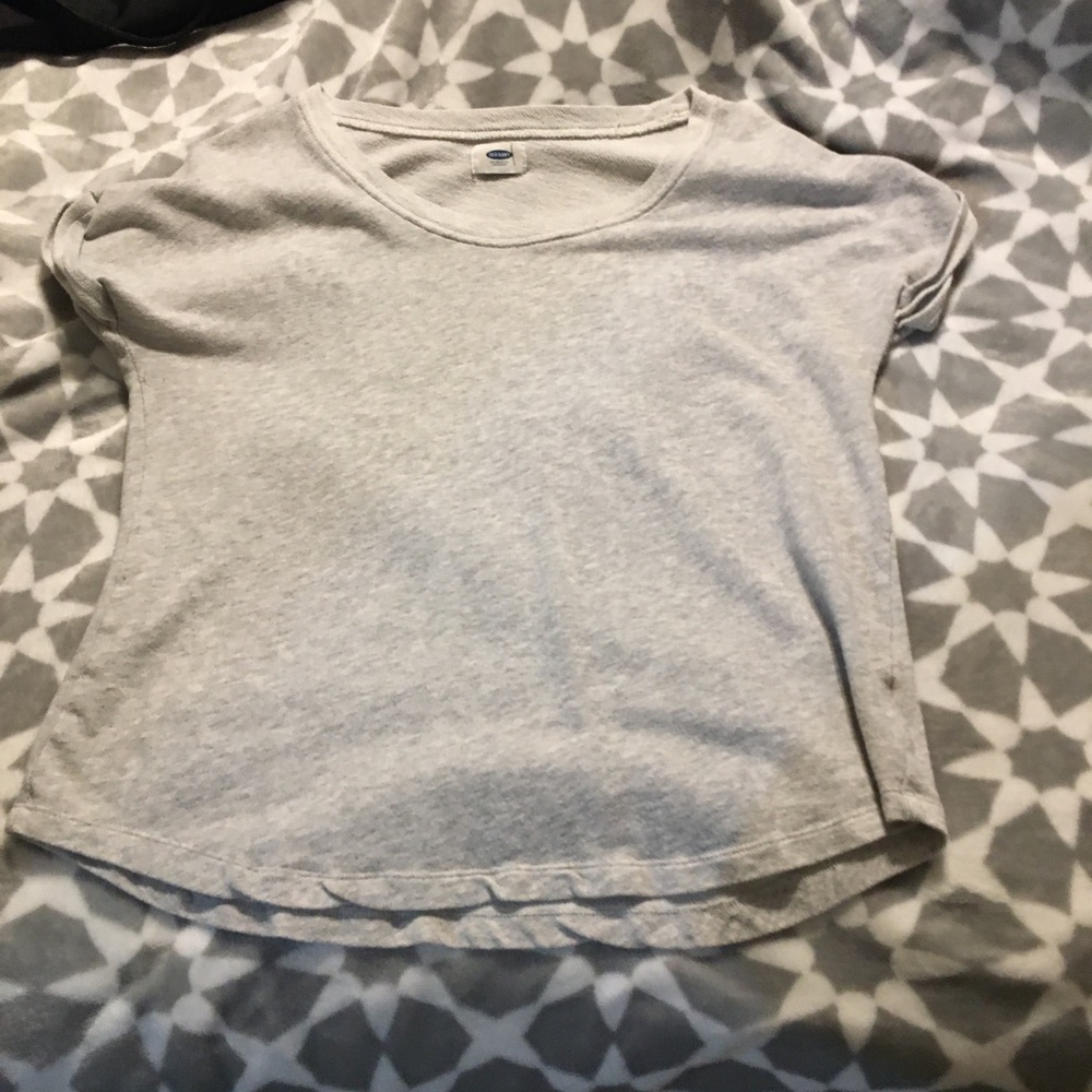 Plain grey t-shirt